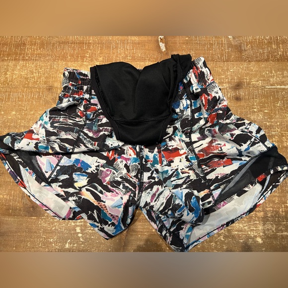 Lululemon Hotty Hot Short Il (Long 4") - Picture 8 of 14